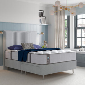 Sealy Newton Posturepedic Divan Bed Set On Castors